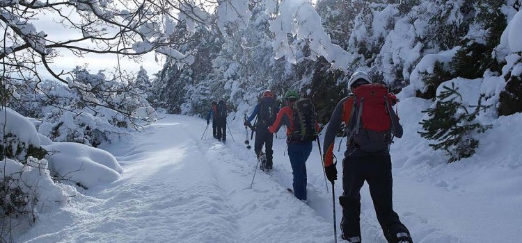 Tournée avec passage des skis autour de Nocito (Sierra de Guara). Tournée avec passage des skis autour de Nocito (Sierra de Guara).